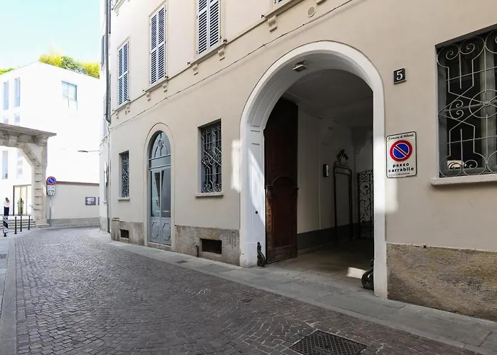 Charming 5 Vie Apt. Center * Milano