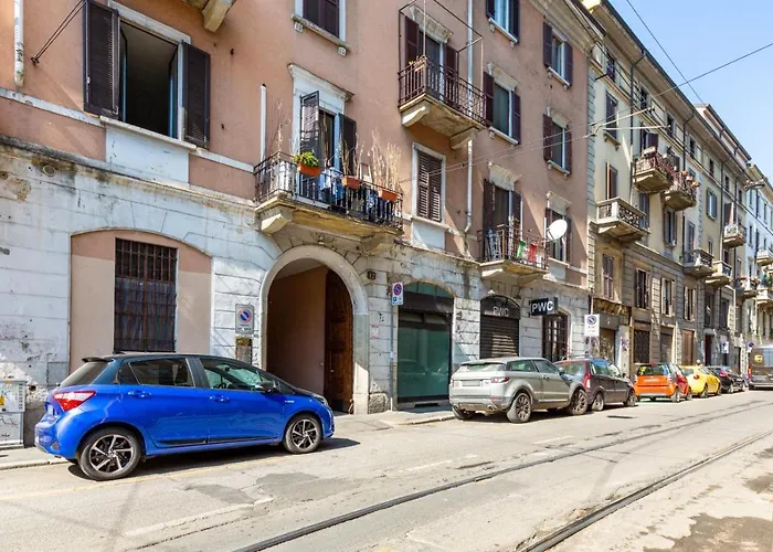 Porta Ticinese Colorful Apartment!