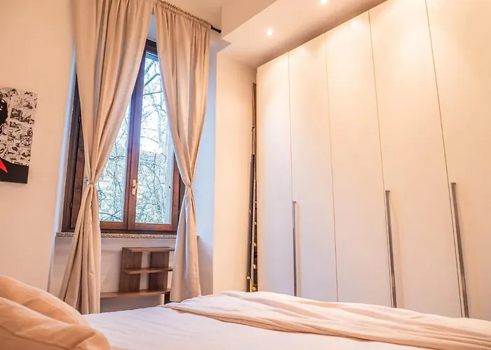 The Rent - One-bedroom In Cenisio District Апартаменты