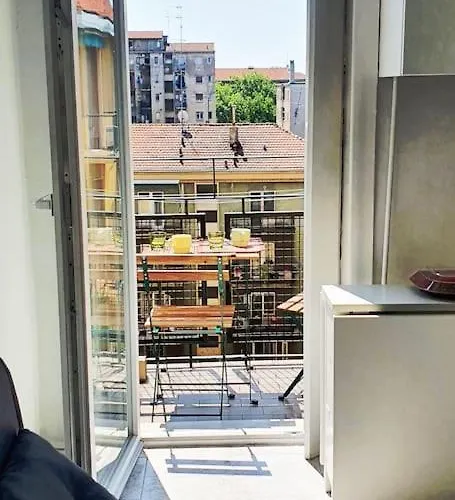 Tolstoj Metro Apartment Milano