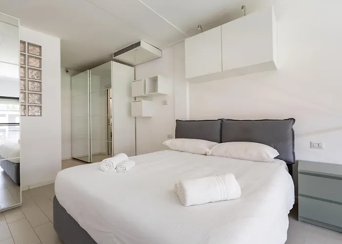 Guesthost - Elegant Loft With Balcony! Apartmán *