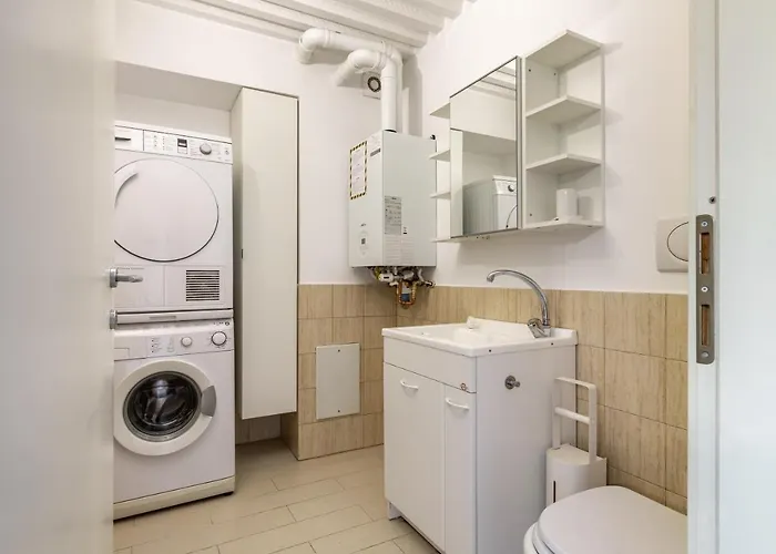 Guesthost - Elegant Loft With Balcony! Apartmán