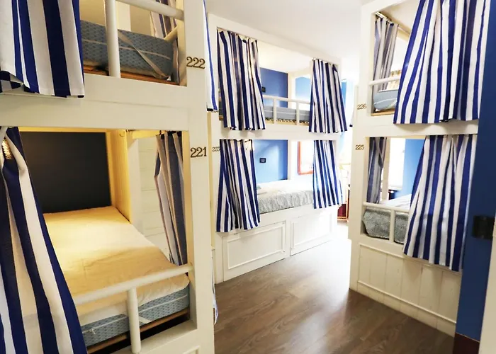 Hostel Grand Coconut *