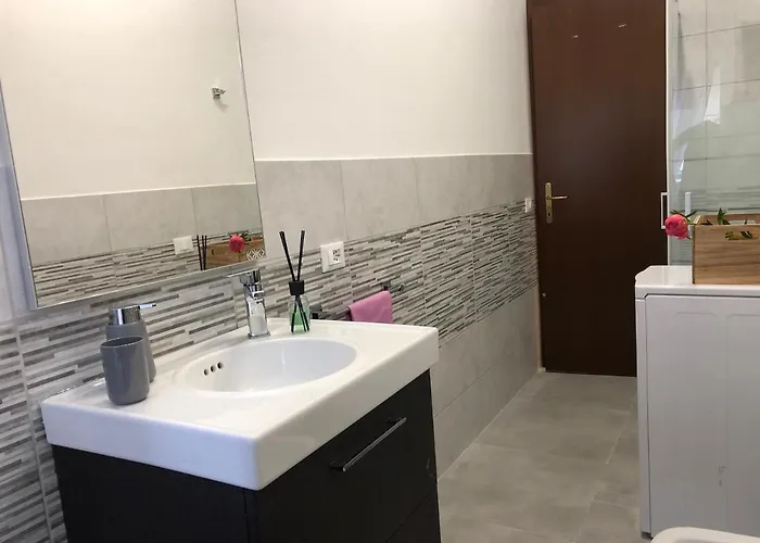 Ampio Bilocale A Apartamento
