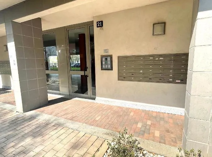 Elegant In With Panoramic Terrace Μιλάνο