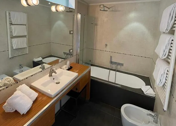 Ih Otel *