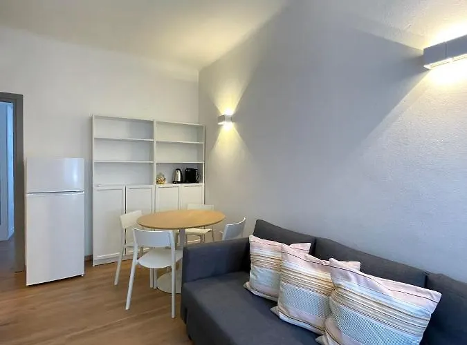 Easy - And Navigli 3* Milan