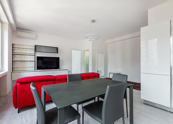 Guesthost - Garibaldi & Gae Aulenti Modern With Private Parking! Daire *