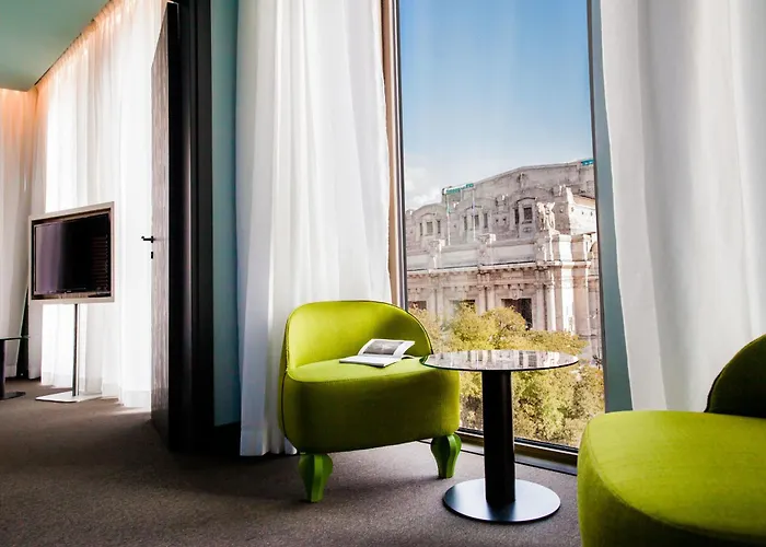 Glam Hotel 4*