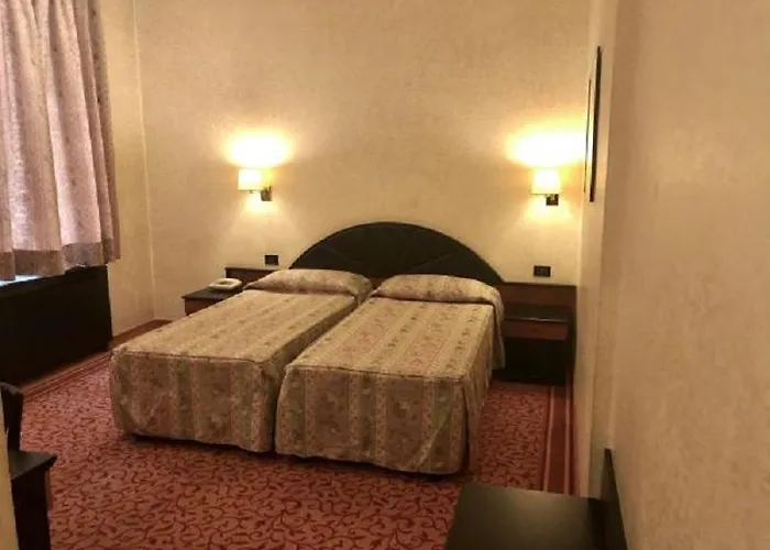 Otel Casual Eclettico Milano