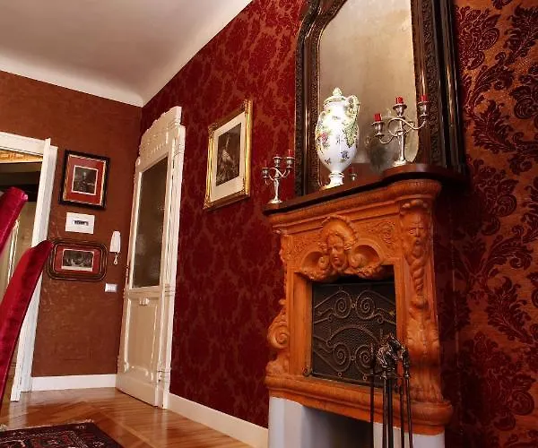 Bed & Breakfast Charming Elegant In Historic Art Nouveau Building, 3*