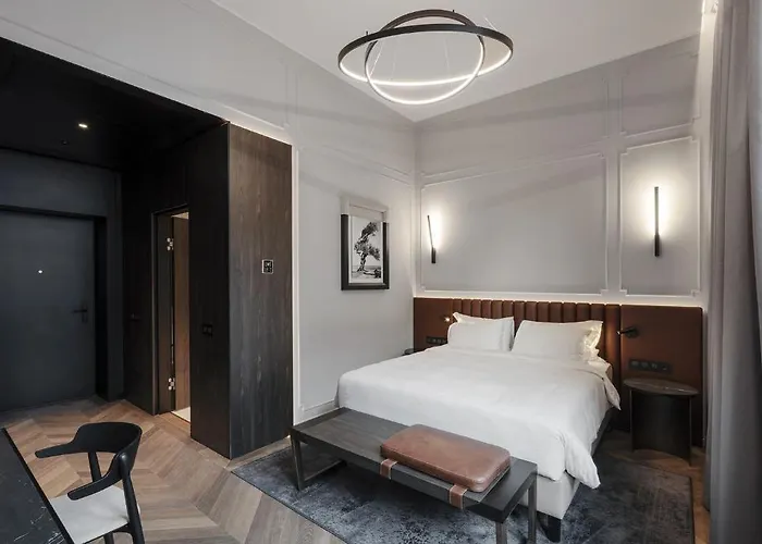 Otel Palazzo Touring Club Milan, A Radisson Collection 5*