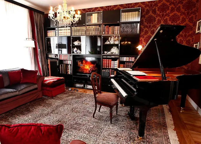 Charming Elegant In Historic Art Nouveau Building, 3* Milán