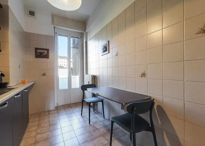 Mba24. Charming Close To Metro Fieracitylife 아파트 *