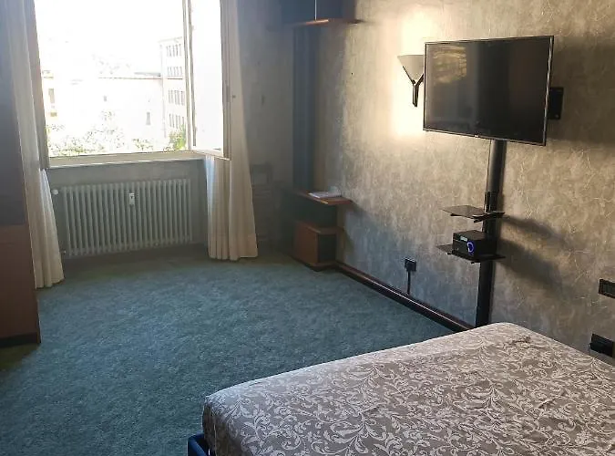 Elegant Apartment For 4 - Metro 5 Min - Duomo 10 Min - Milano * ミラノ