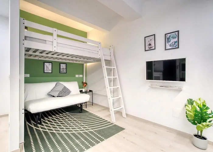 Hotel Suzzani 273 *