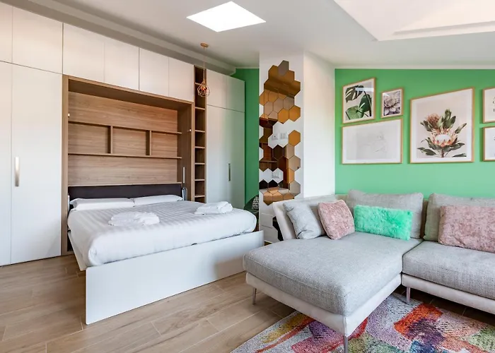Guesthost - Cozy With Parking 5 Min Walk From The Bus Stop * Milán