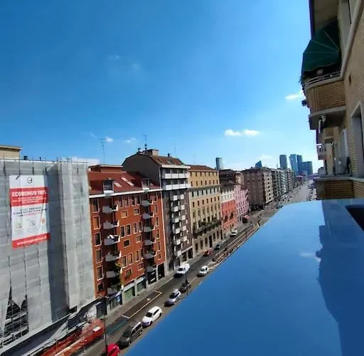 New & Bright Balcony Flat By Station Milan