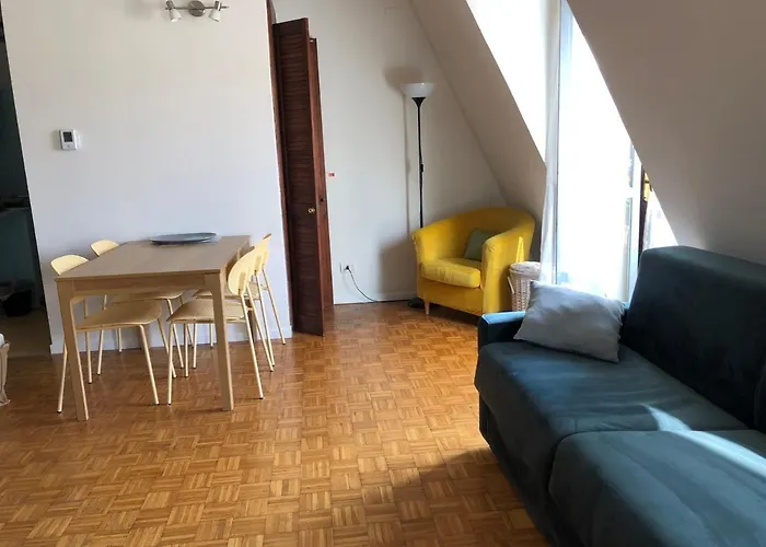 Easy Isola, For An Easy Apartamento