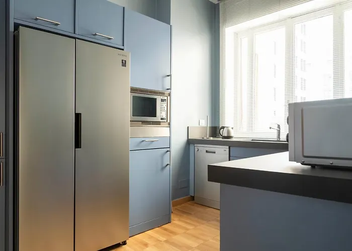 An Elegant Vacation Near Duomo Milan, 2 Bedrooms, 6 Guests * 米兰