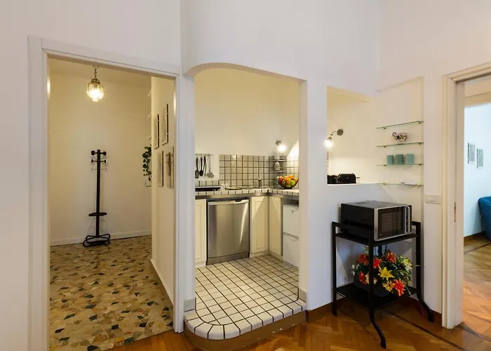Apartment Living Isola Milan