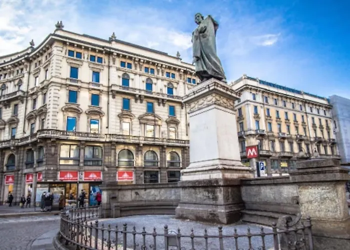 Piazza Duomo - Antico Dell'800 * Милан
