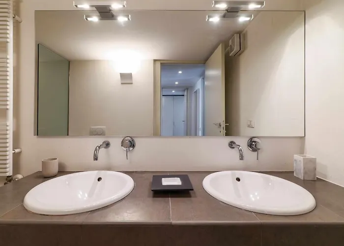 Npa20 Luxury Large In Navigli District * Milaan