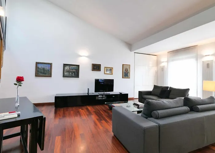 Npa20 Luxury Large In Navigli District Milaan