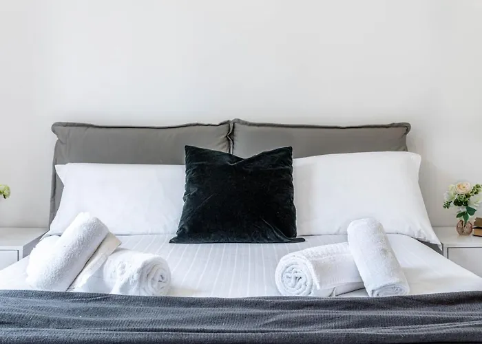 Joivy Charming Flat Near Duomo Di Apartamento *