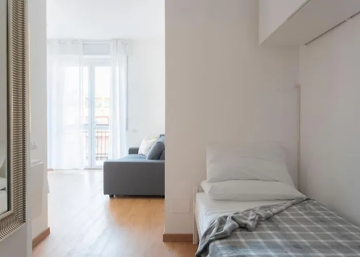 Modern House Dergano A 150 Metri Metro Милан