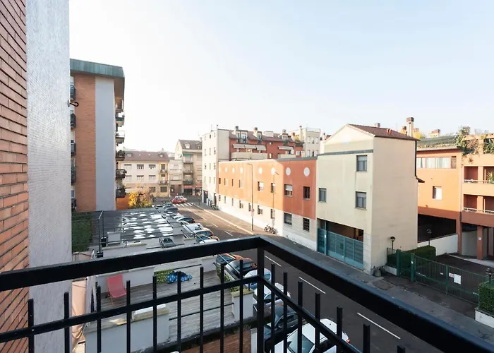 Апартаменты Modern House Dergano A 150 Metri Metro