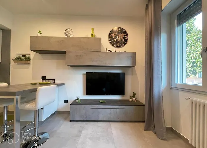 R39 Modern With Private Parking Milano