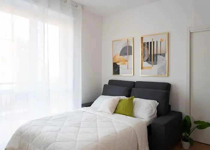 Modern House Dergano A 150 Metri Metro * Милан