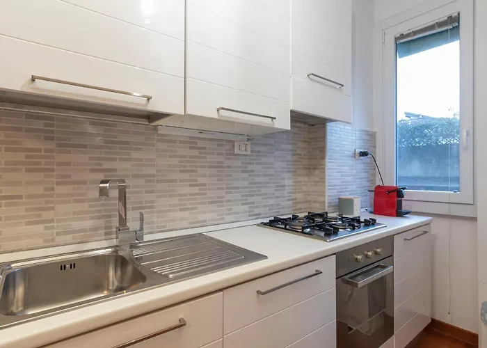 I Host - Cermenate 9 * Milan