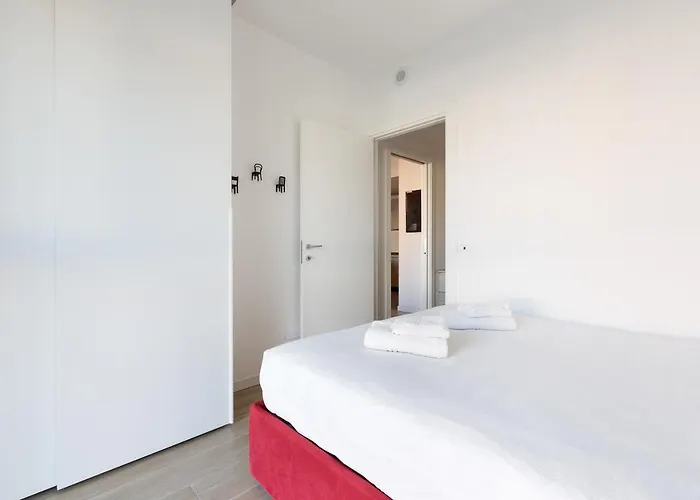 Renovated Politecnico Terrace Apt Милан