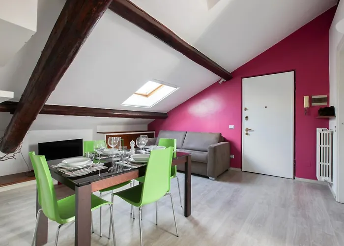 Guesthost - The Cosy Terrace Of Milano- Via Sardegna * Milano