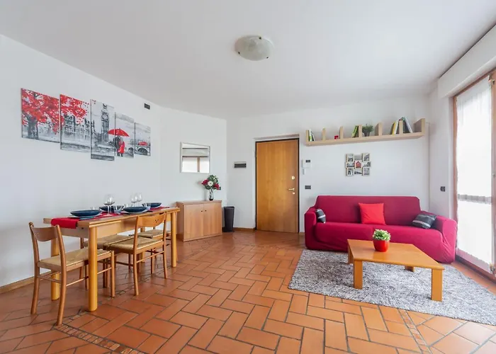 Cozy - Private Parking & Terrace Milánó