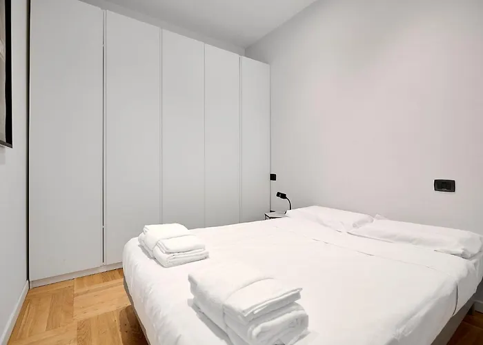 Ticinese 78 Apartamento *