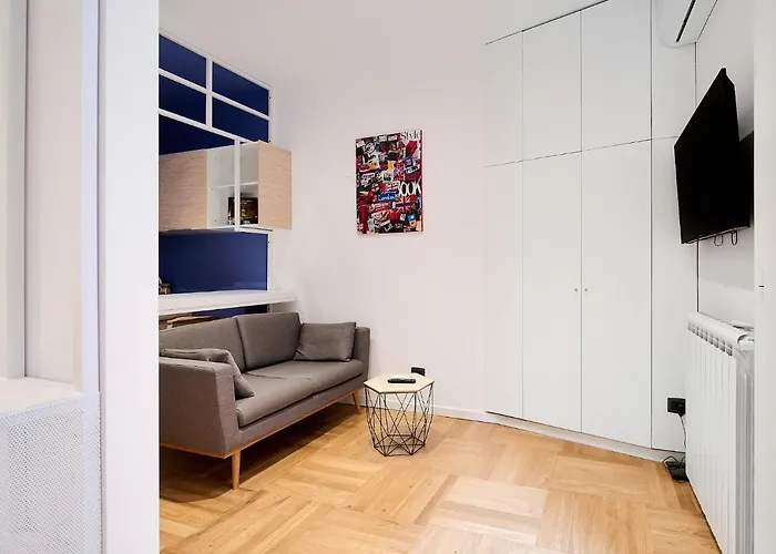 Ticinese 78 Apartamento *