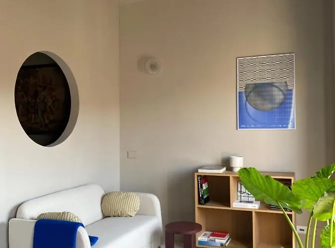 Bilocale Di Design Con Vista In Crocetta Quadronno *