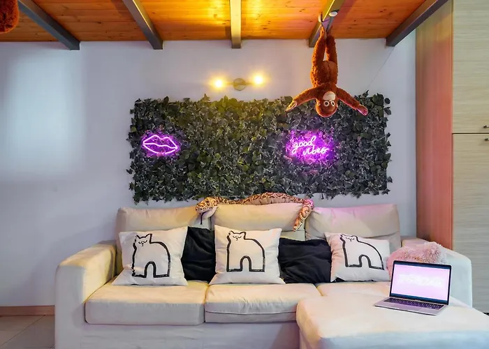 Insthouse - Let's Chill It! * Μιλάνο
