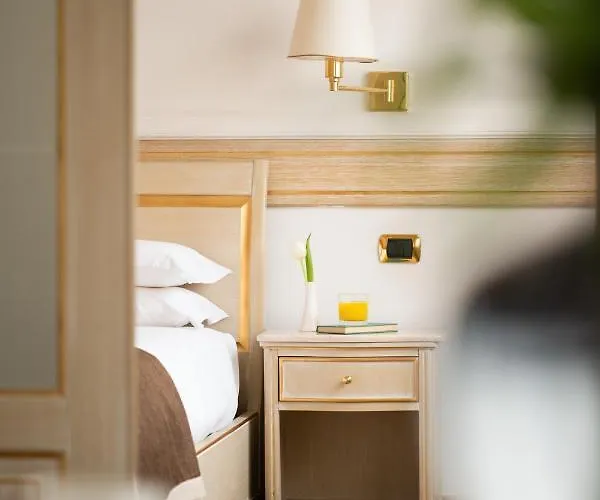Hotel Romana 4*
