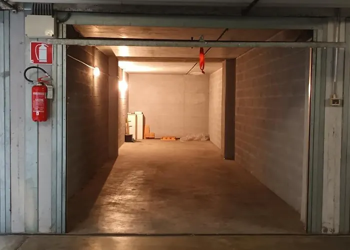 Cozy - Private Parking & Terrace Apartman *