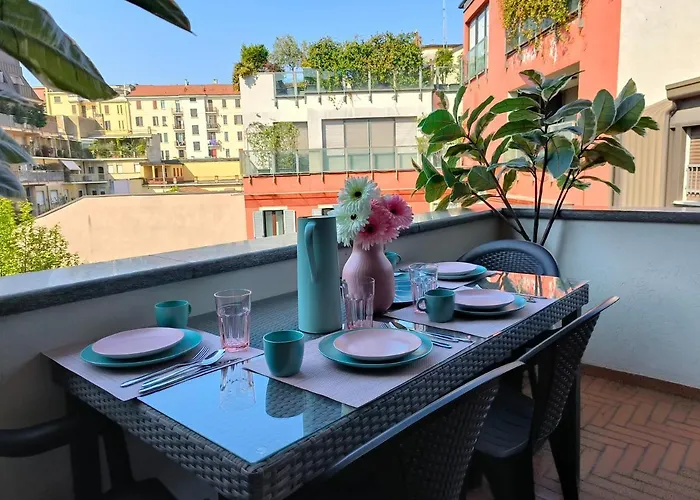 With Exclusive Terrace In Downtown With Ac,wifi,subway M1 M2 In Shopping Area