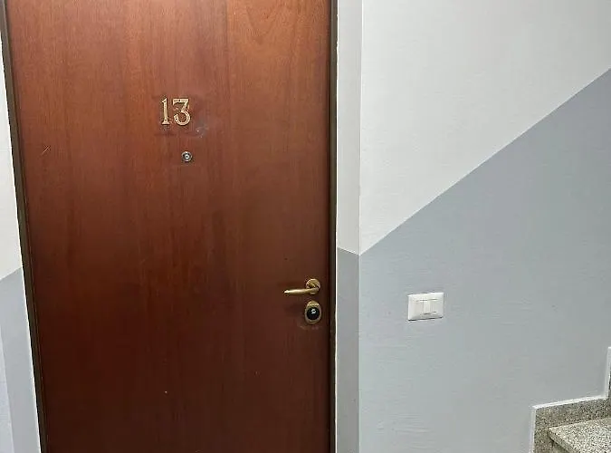 布维萨都灵理工大学公寓式酒店 3* 米兰