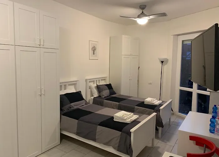 Metro Famagosta - Luminoso Con Balcone Free Wifi & Parking Apartment *