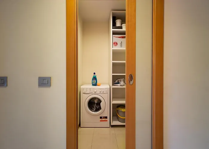 Maciachini, Zona Isola Apartmán *