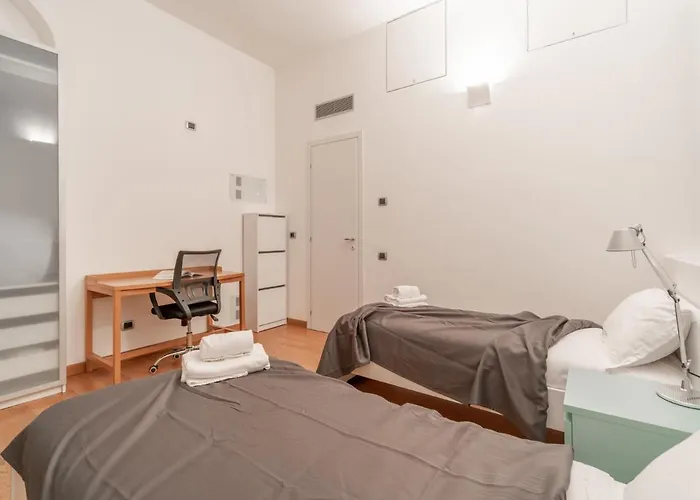 The Rent - Modern Two-bedroom Near Navigli Milaan