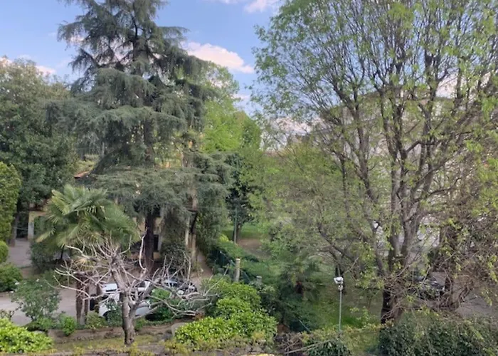 アパート Il Giardino Garden View ミラノ