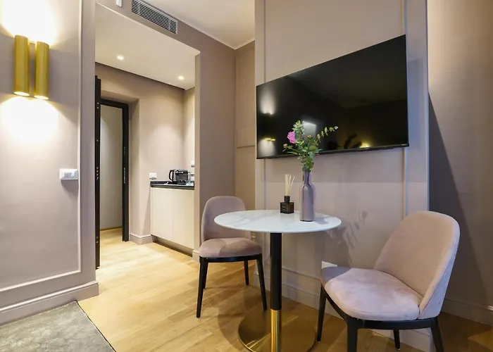 Prestige Boutique - Piazza Duomo View 4*